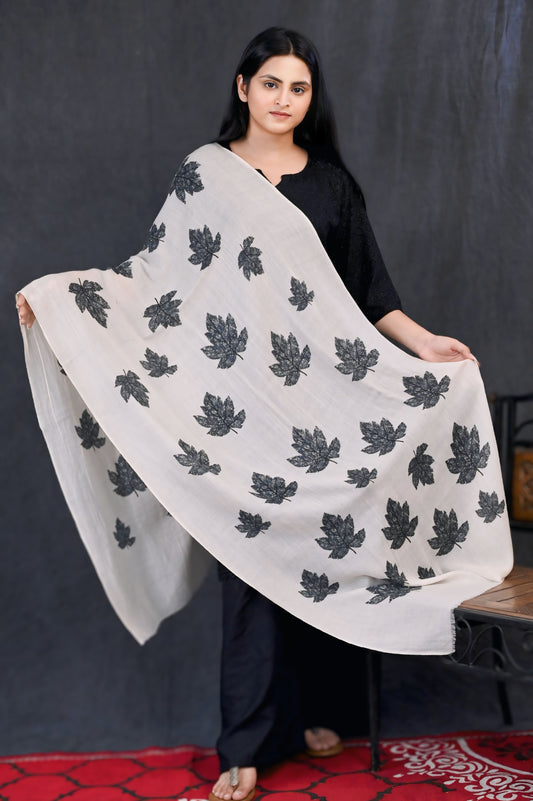 Fine Wool Chinar Design Stole – Ivory Base with Charcoal Grey Motifs