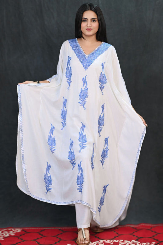 White Kashmiri Rayon Kaftan with Lilac Paisley Motifs