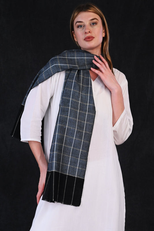 Pashmina Check Muffler – Dual-Tone Black & Grey with Subtle Checks