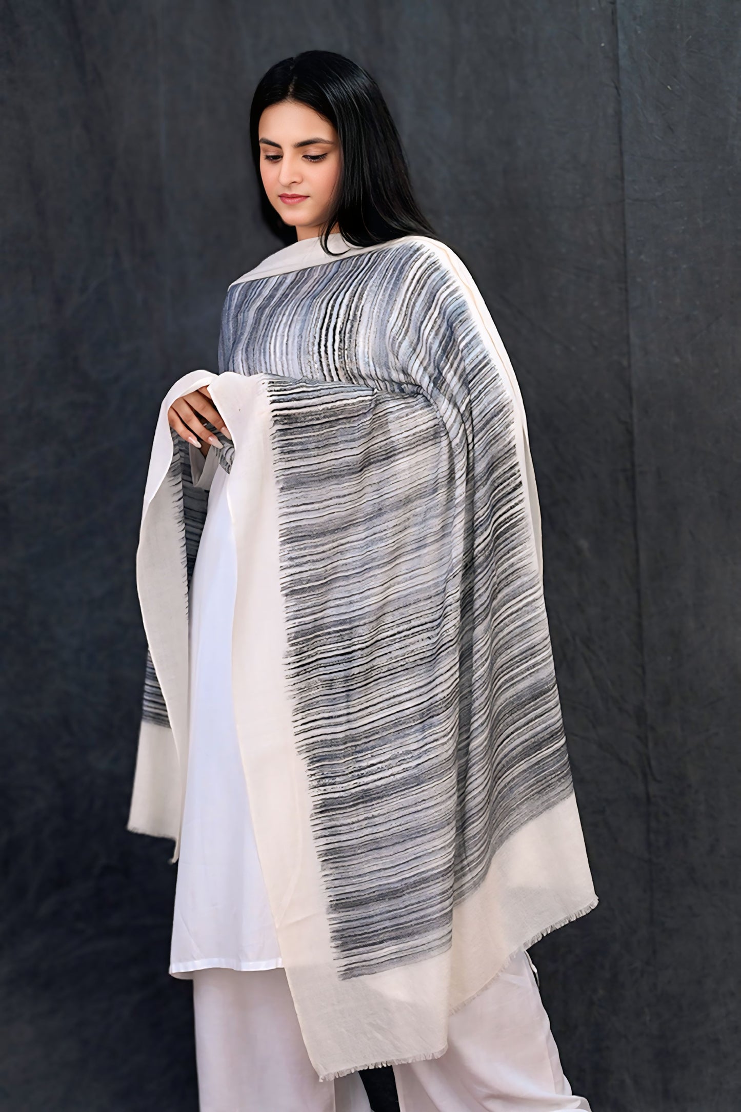 Fine Wool Brush Print Stole – Ivory with Monochrome Brush Gradient