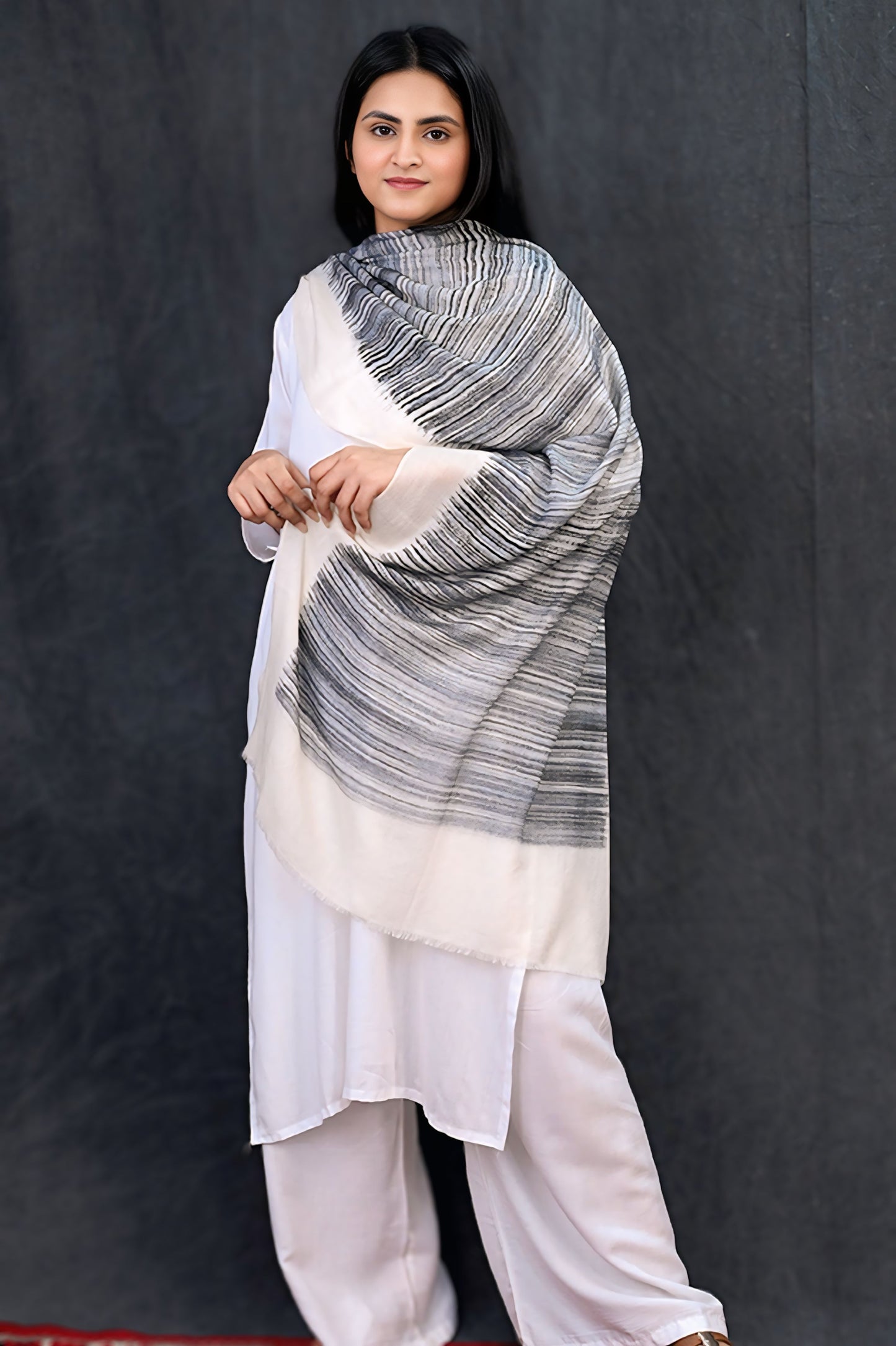 Fine Wool Brush Print Stole – Ivory with Monochrome Brush Gradient