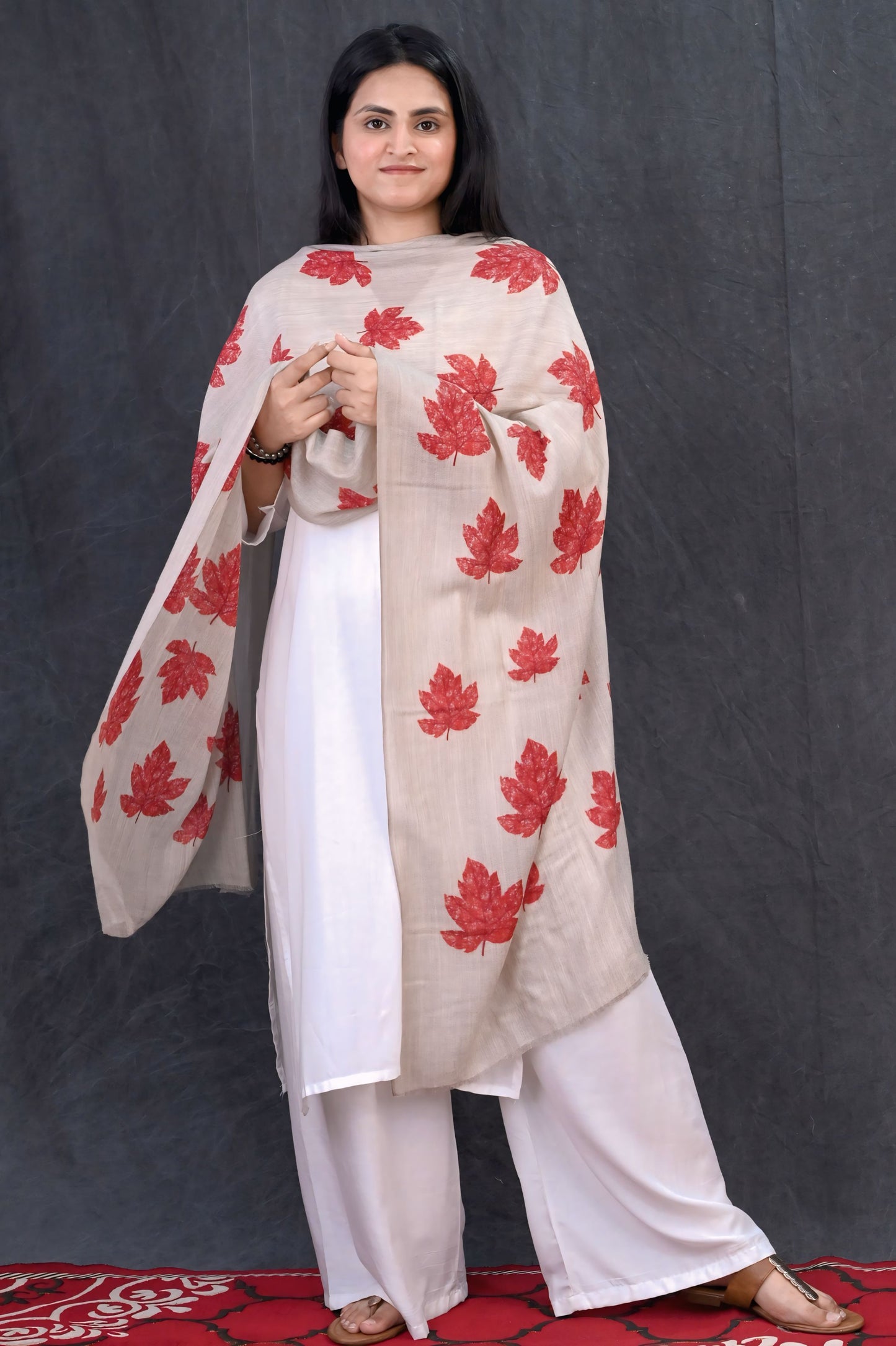 Fine Wool Chinar Design Stole – Beige with Maroon Leaf Motifs