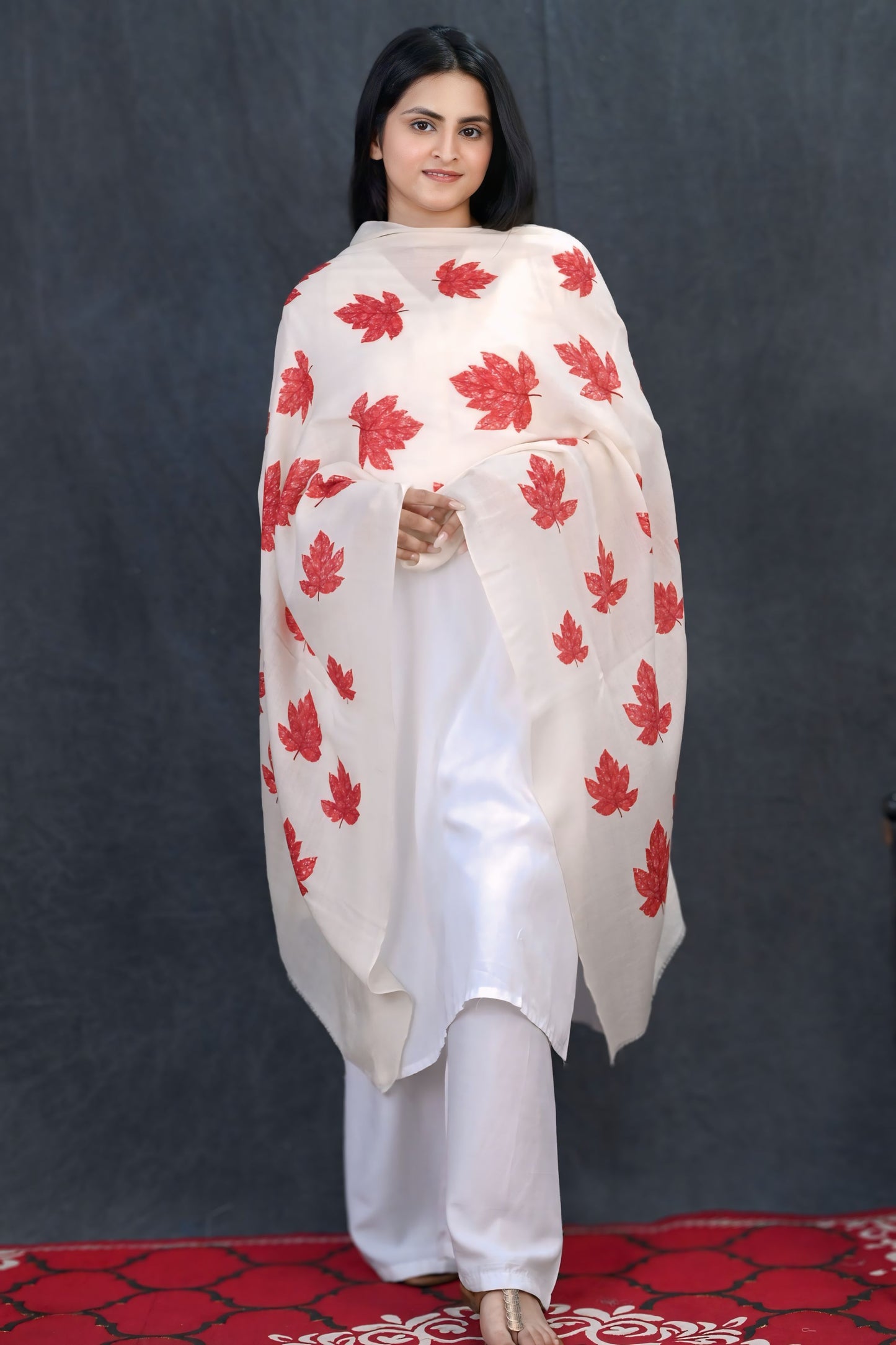 Fine Wool Chinar Design Stole – Ivory Base with Autumn Red Motifs