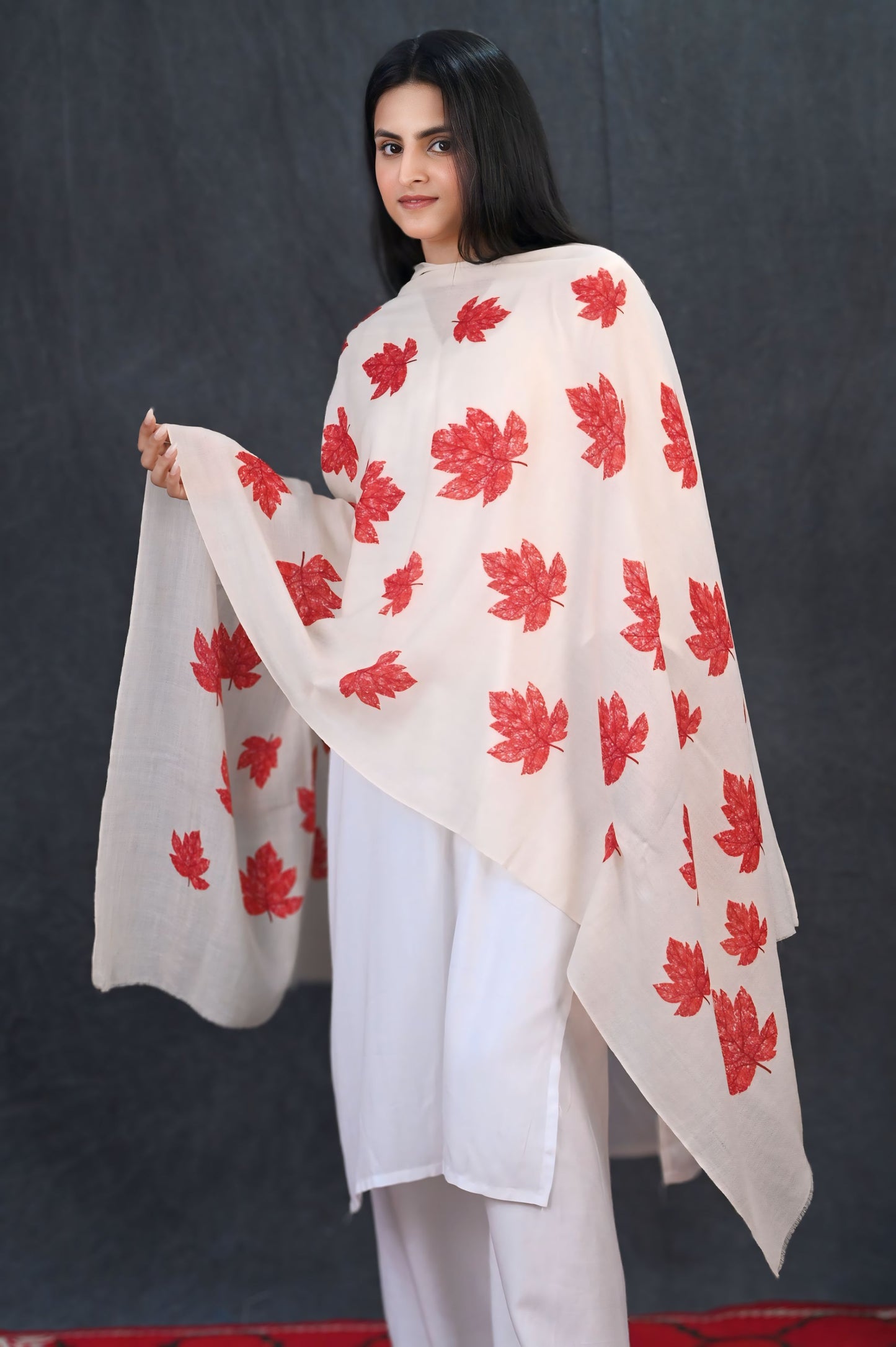 Fine Wool Chinar Design Stole – Ivory Base with Autumn Red Motifs