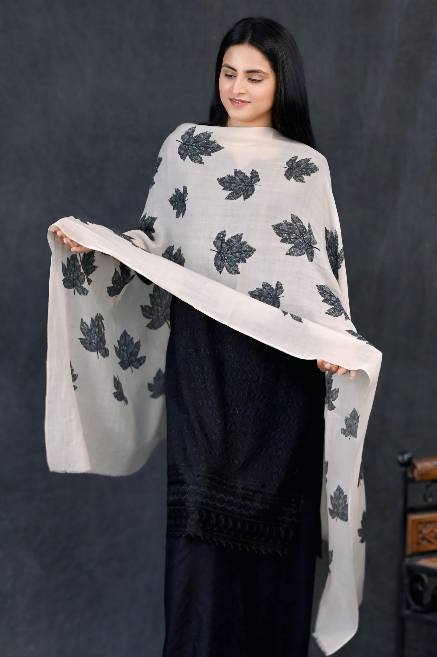 Fine Wool Chinar Design Stole – Ivory Base with Charcoal Grey Motifs