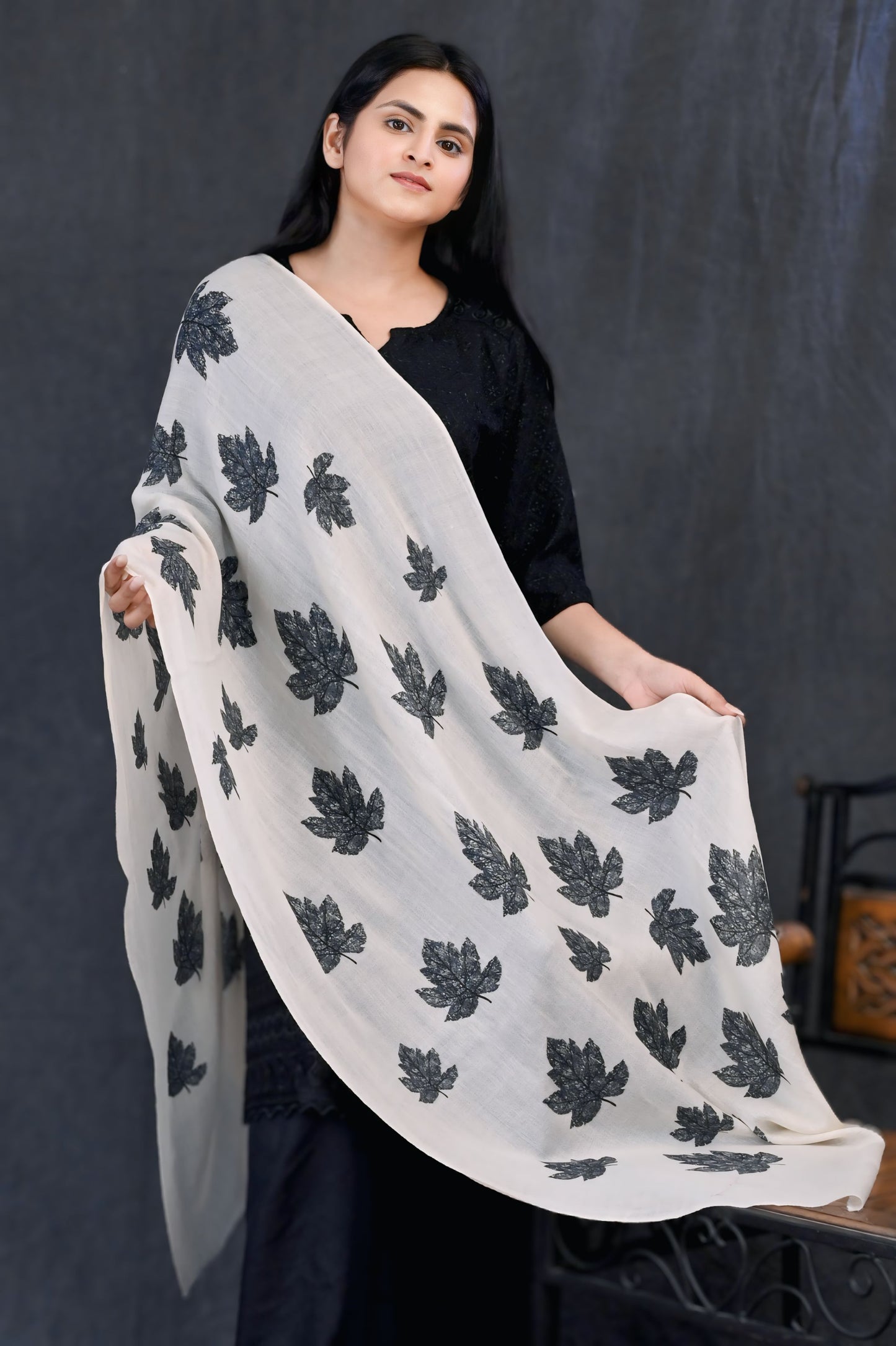 Fine Wool Chinar Design Stole – Ivory Base with Charcoal Grey Motifs