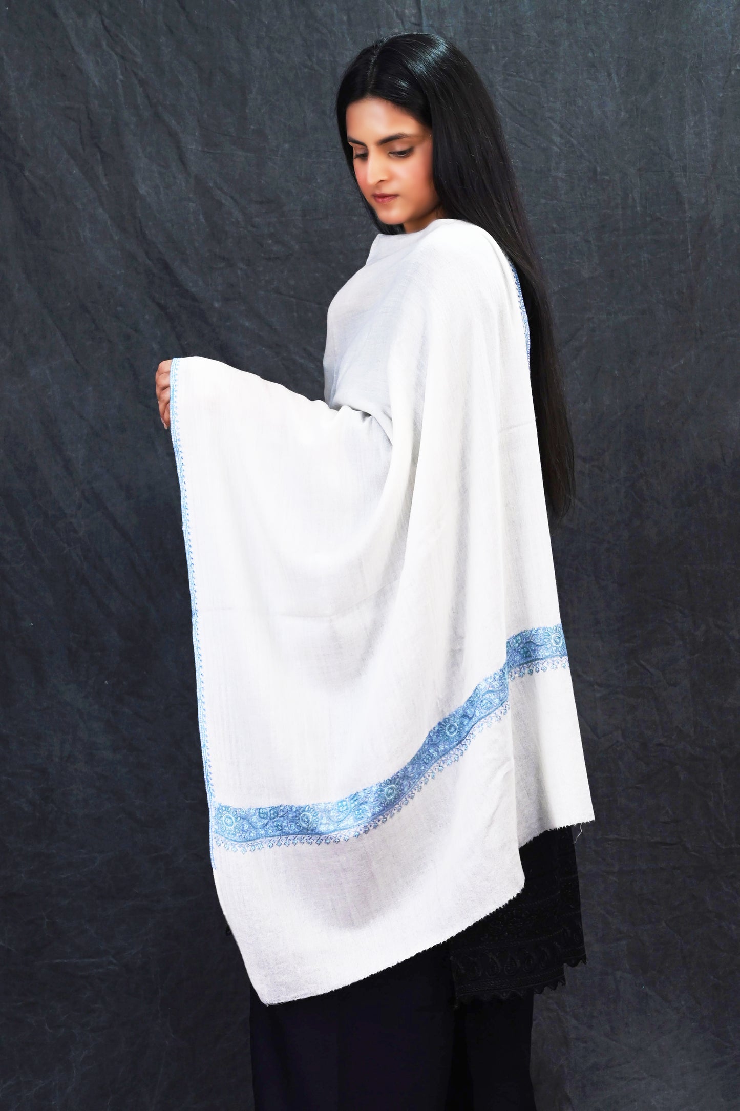 Fine Wool Sozni Embroidered Neemdor Pala Stole – Ivory Grace with Sapphire Threadwork