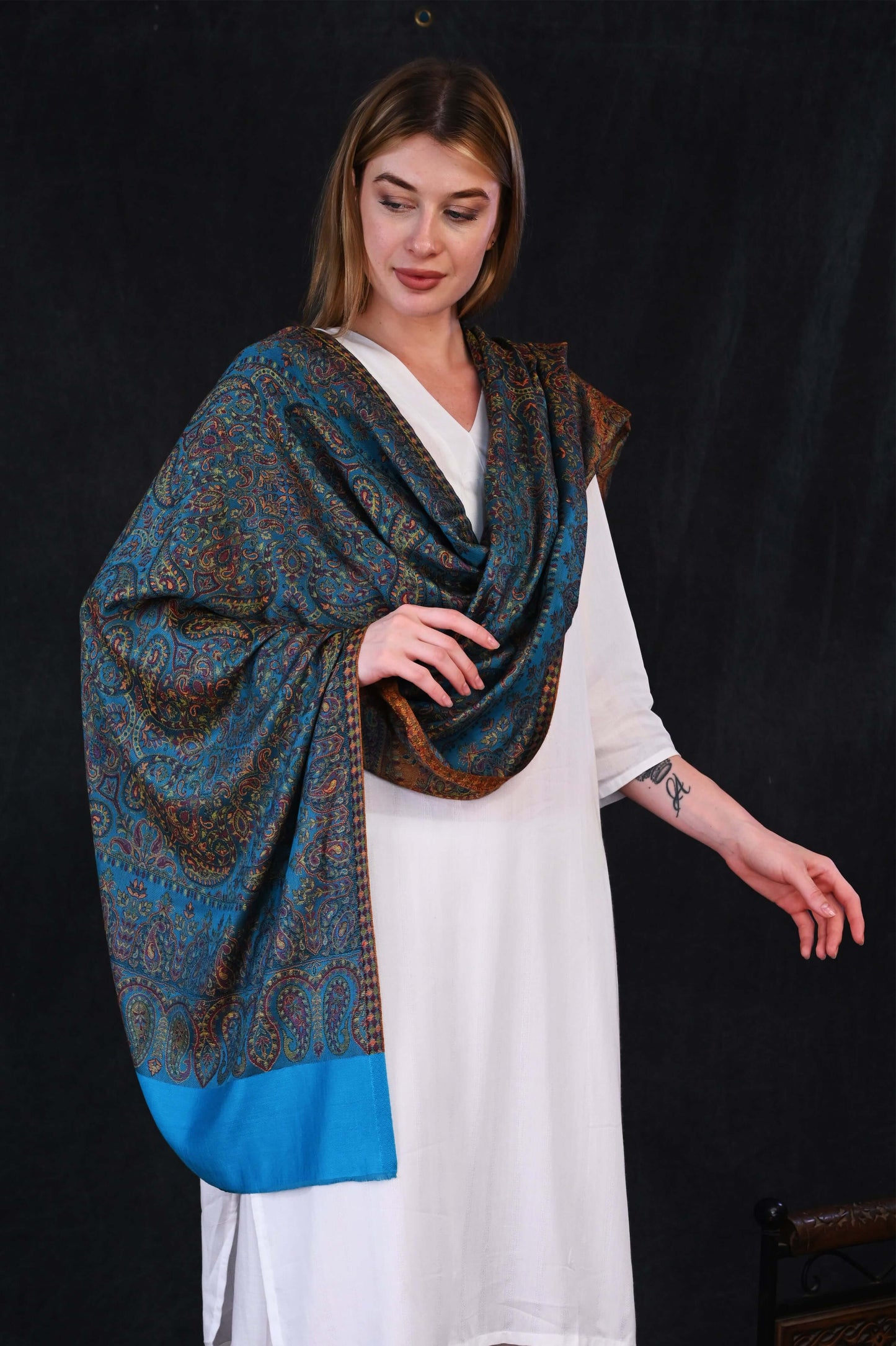 Teal Mirage – Modal Jamawar Stole with Regal Paisley Border