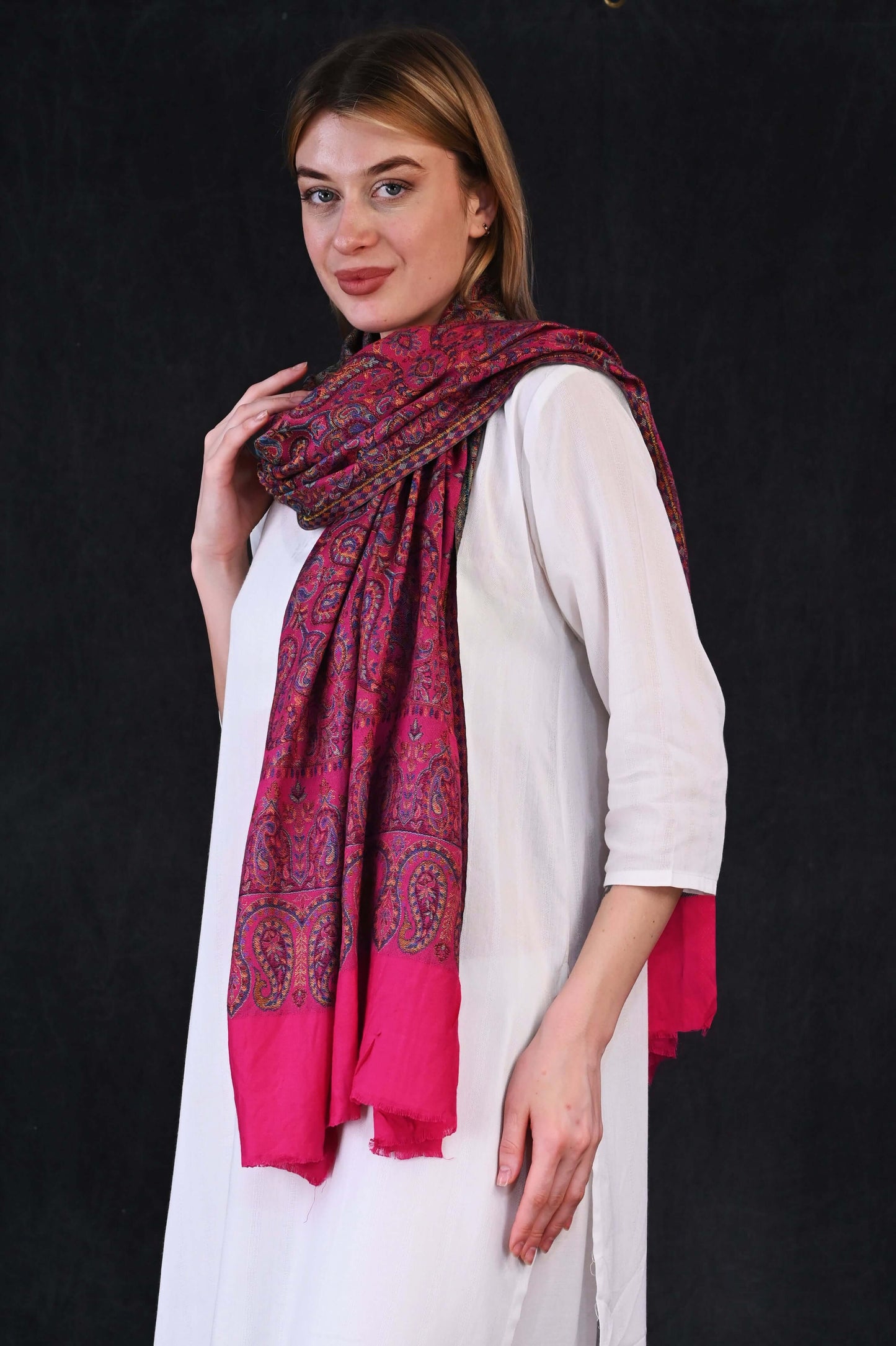 Fuchsia Grace – Modal Jamawar Stole with Classic Paisley Motifs